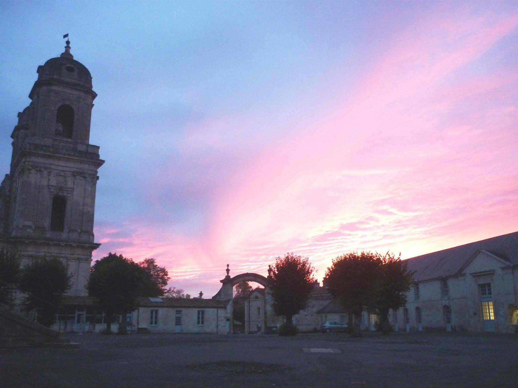 Abbaye Royale 호텔 Saint-Jean-dʼAngély 외부 사진
