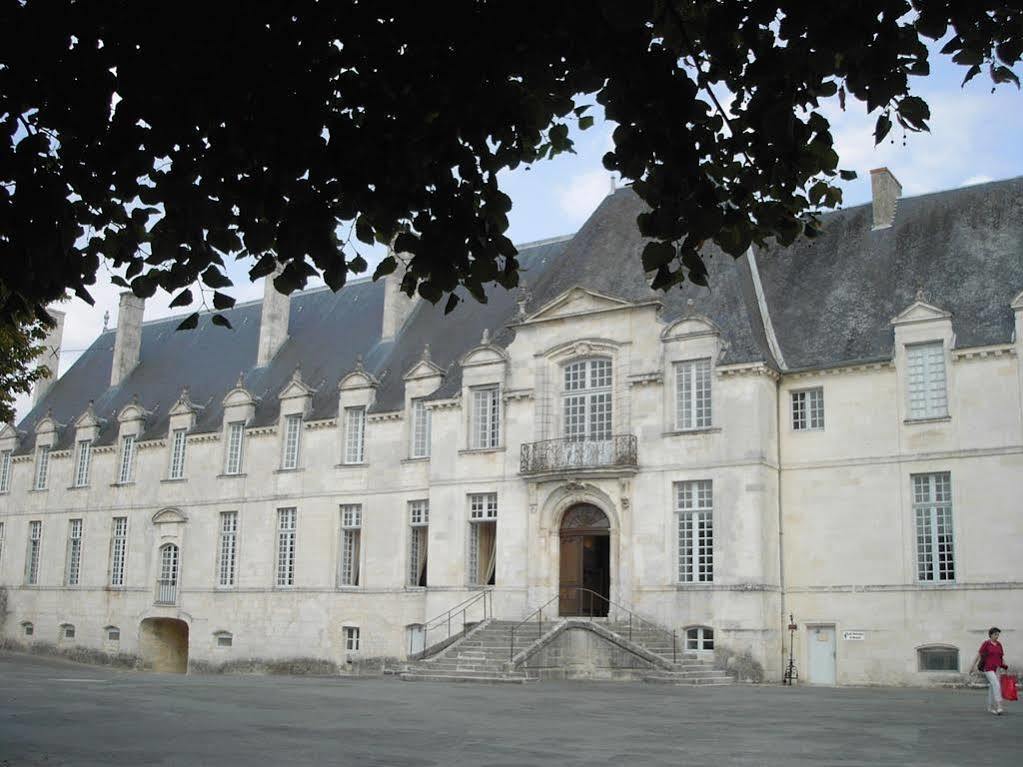 Abbaye Royale 호텔 Saint-Jean-dʼAngély 외부 사진